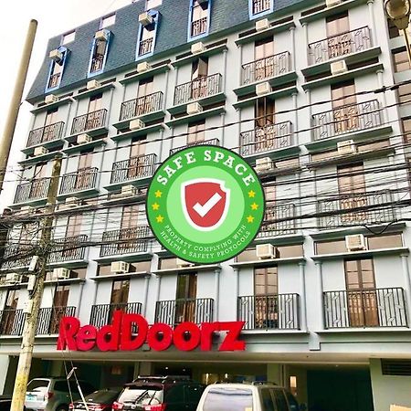 레드도어즈 플러스 앳 자르댕 스위트 과달루페 누에보 호텔 Mandaluyong 외부 사진